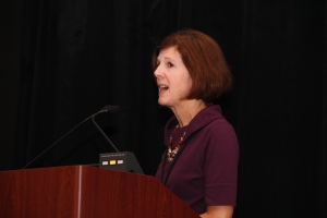 Lynn Raymond discutiu como demasiada atividade elétrica pode ser prejudicial para os neurónios 