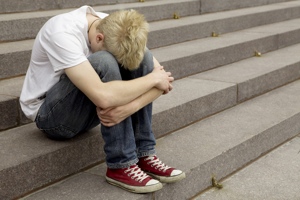 Os jovens afectados pela DH podem sentir-se isolados e sozinhos e conseguir chegar até eles é um desafio para as organizações de apoio. A HDYO é um grande passo na direcção certa, porque se trata de jovens a ajudar outros jovens.