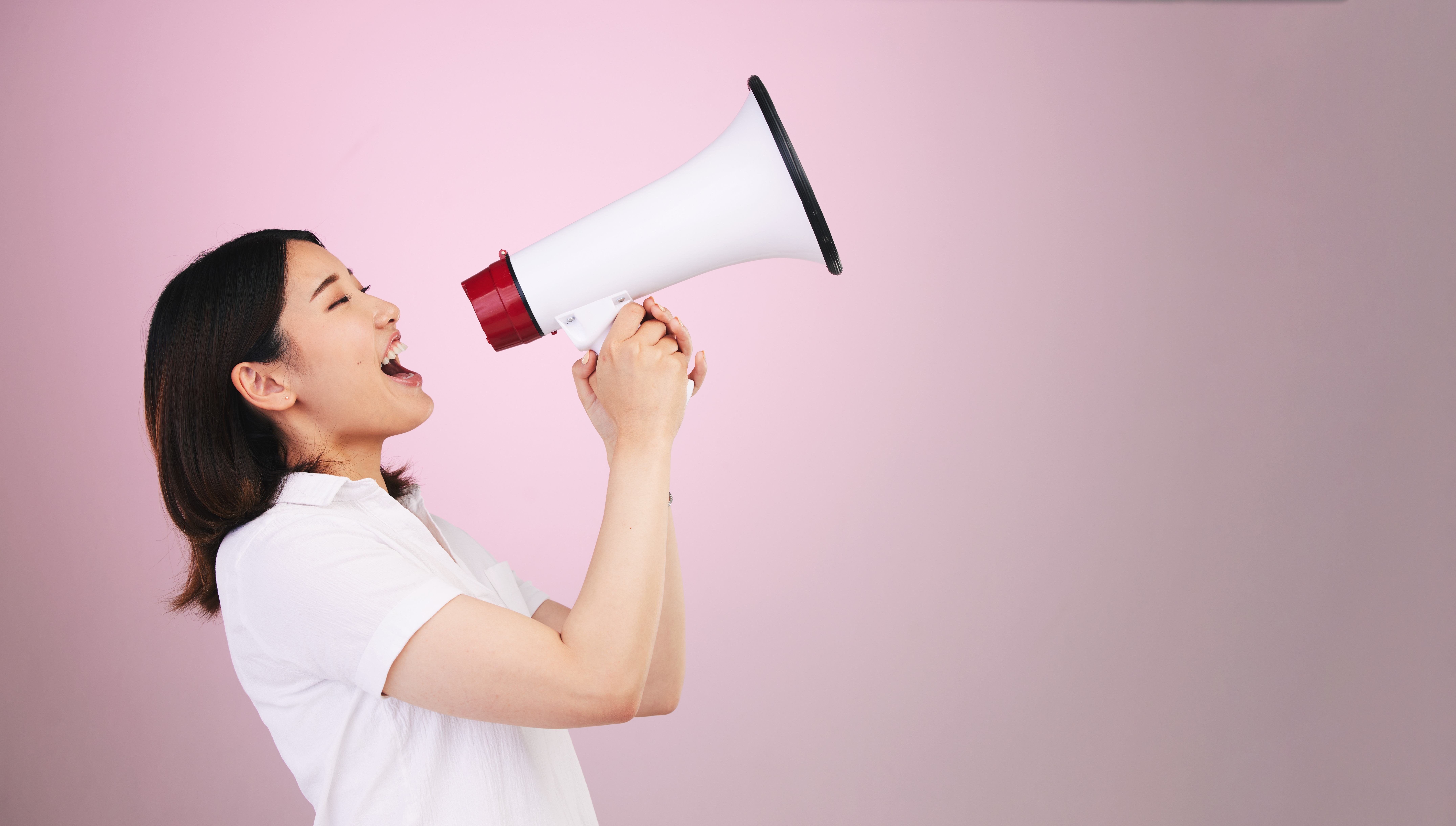 Fazer com que as nossas vozes sejam ouvidas é fundamental! Os responsáveis pela mudança precisam de ouvir as experiências do mundo real das pessoas que vivem com a DH e das que participam em ensaios clínicos.