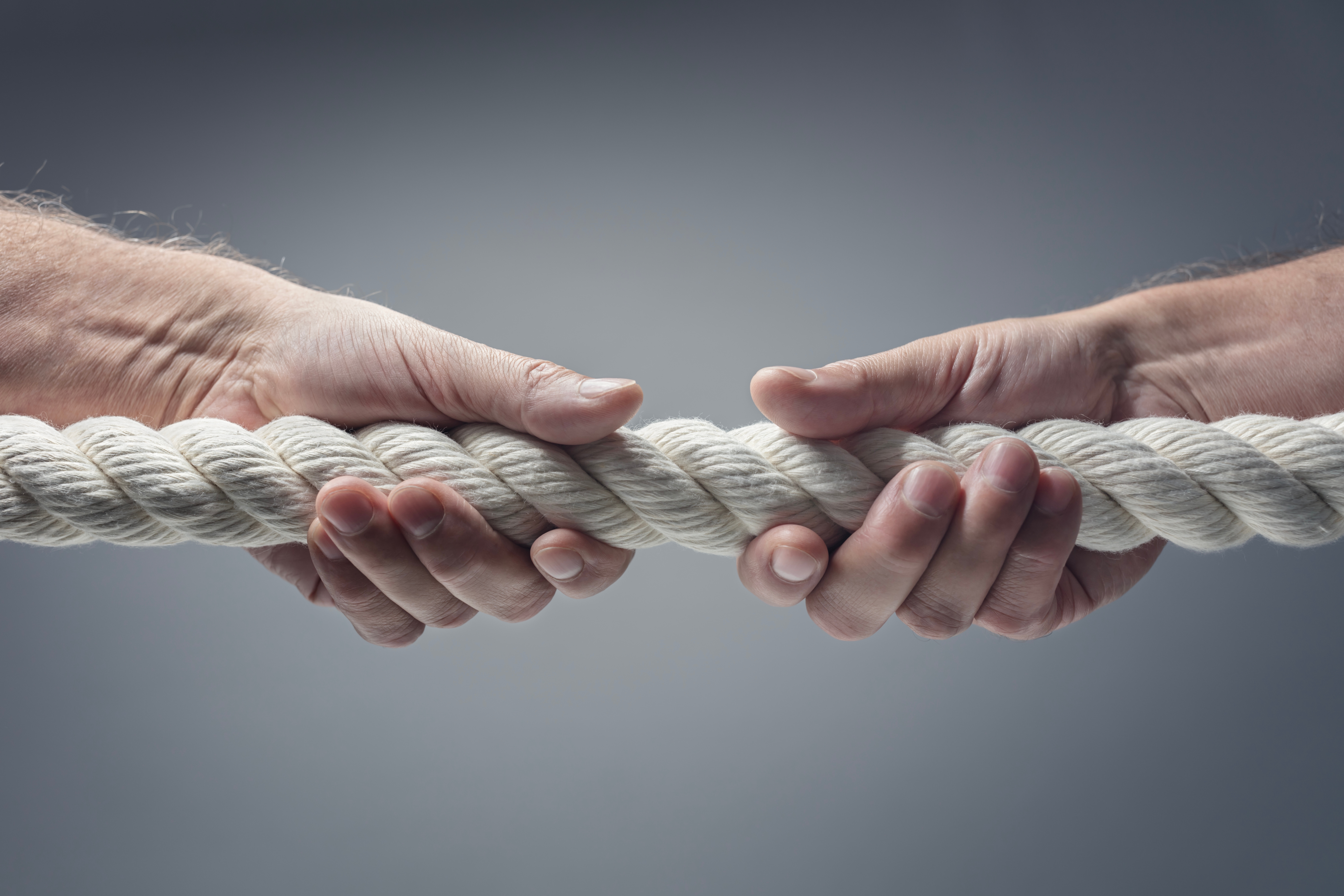 Braço-de-ferro no ADN: como as repetições da Huntington crescem e encolhem